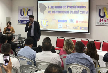 Cid Gomes participa de evento sobre modernização dos legislativos municipais cearenses