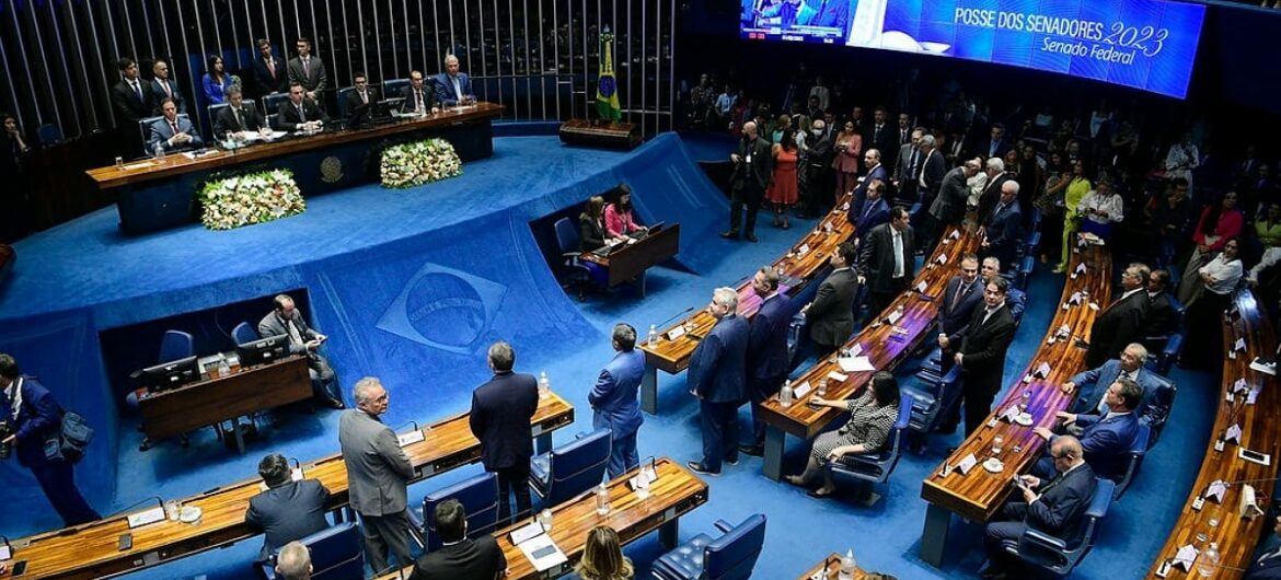 Cid Gomes participa do início das atividades legislativas do Senado Federal